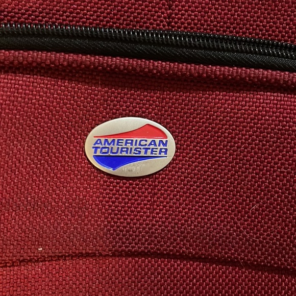 Red soft shell carry on bag with tons of pockets - Picture 2 of 5